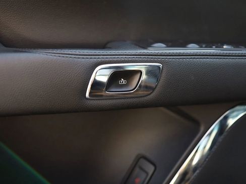 Used 2019 Lincoln Continental Select w/ Continental Climate Package image 15