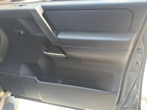 Used 2009 Nissan Titan SE RWD image 26
