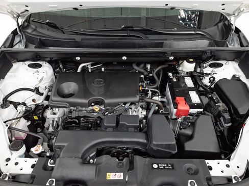 Used 2025 Toyota RAV4 XLE AWD/4WD image 3