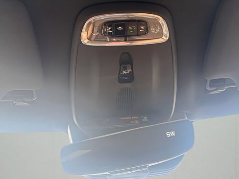 Used 2018 Volvo XC90 T6 Momentum w/ Convenience Package AWD/4WD image 17