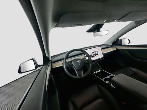 Used 2024 Tesla Model Y Long Range AWD/4WD image 17