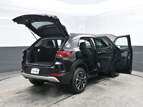 Used 2025 Chevrolet TrailBlazer LT w/ Driver Confidence Package image 35