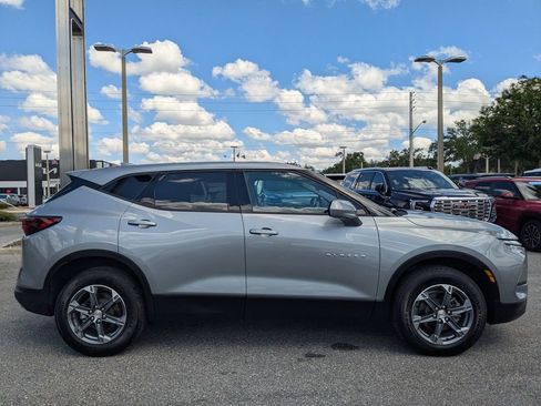 Certified 2025 Chevrolet Blazer LT FWD image 2