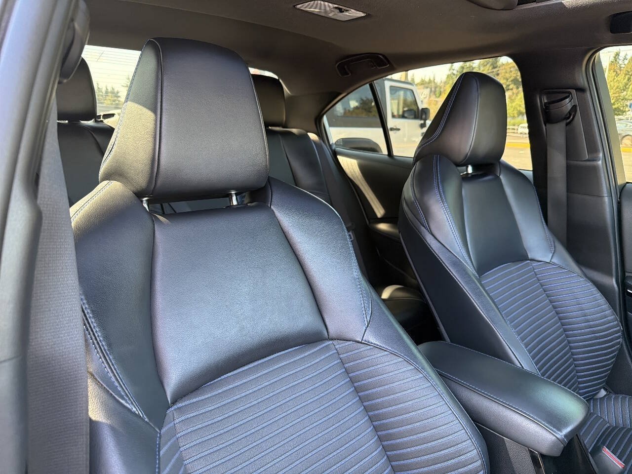 Used 2020 Toyota Corolla XSE FWD image 15