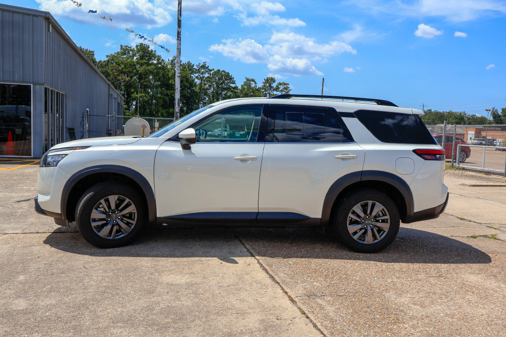 Used 2024 Nissan Pathfinder SV AWD/4WD image 26