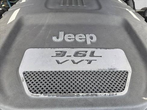 Used 2013 Jeep Wrangler Unlimited Sahara w/ Connectivity Group AWD/4WD image 21