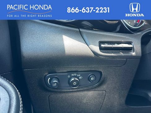 Used 2020 Buick Encore GX Essence w/ Advanced Technology Package FWD image 31