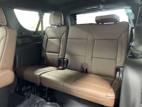 New 2026 Chevrolet Suburban High Country w/ Sun And Tow Package AWD/4WD image 24