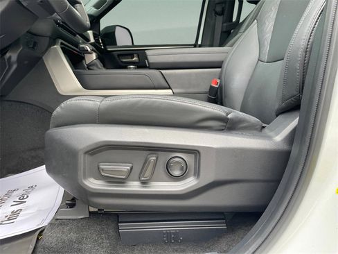 Used 2025 Toyota Tundra Limited image 16