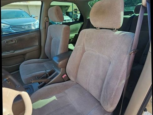 Used 1998 Toyota Camry LE FWD image 12