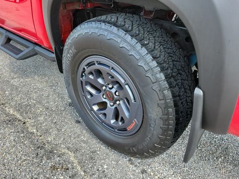 Used 2025 Nissan Frontier PRO-4X AWD/4WD image 26