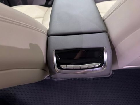 Used 2024 Cadillac XT6 Premium Luxury w/ Technology Package FWD image 24