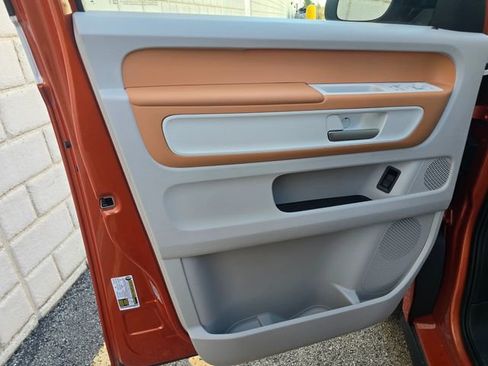 Used 2025 Volkswagen ID. Buzz 1st Edition image 16