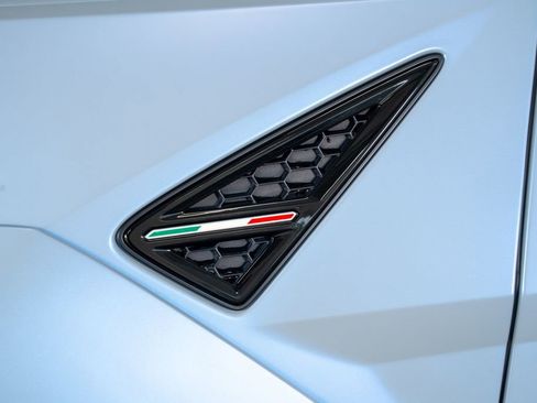 Used 2022 Lamborghini Urus image 23