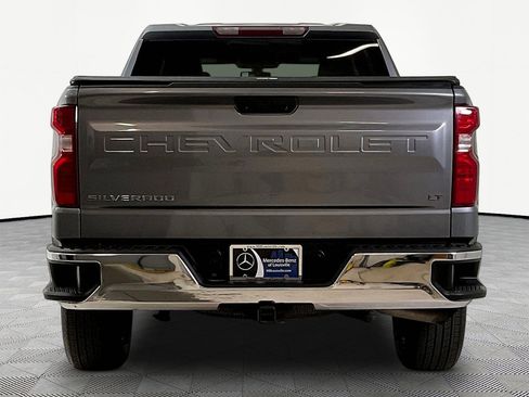 Used 2022 Chevrolet Silverado 1500 LT AWD/4WD image 5