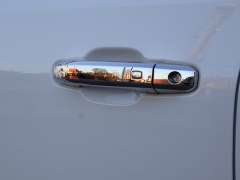 Used 2023 GMC Canyon Denali image 20