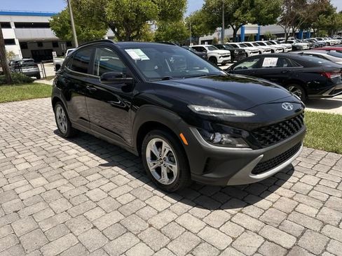 Used 2022 Hyundai Kona SEL w/ Convenience Package FWD image 16