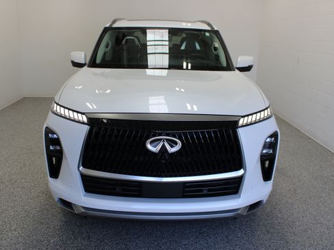Used 2025 INFINITI QX80 Sensory AWD/4WD image 3