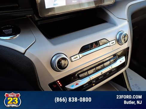 Certified 2022 Ford Explorer XLT image 18