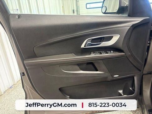 Used 2011 Chevrolet Equinox LT w/ All-Star Package FWD image 12
