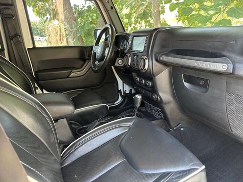 Used 2016 Jeep Wrangler Unlimited Sport w/ Quick Order Package 24S image 9