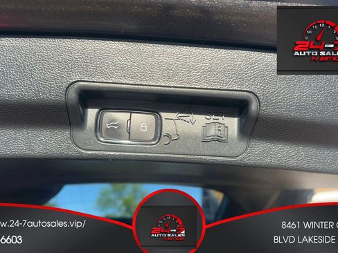 Used 2020 Ford Explorer Limited image 32