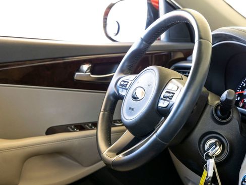 Used 2016 Kia Sorento EX image 29