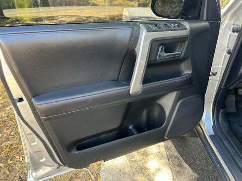 Used 2019 Toyota 4Runner SR5 image 9