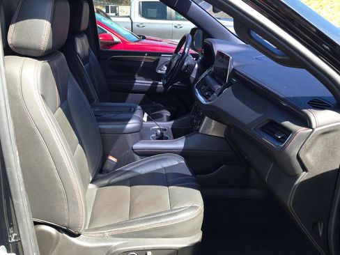 Used 2021 Chevrolet Suburban RST w/ Luxury Package RWD image 11