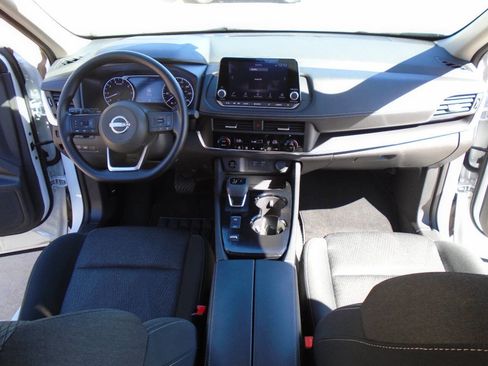 Used 2024 Nissan Rogue SV image 13