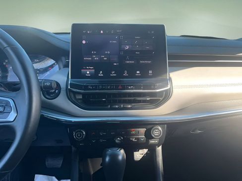 Used 2022 Jeep Compass Limited image 13