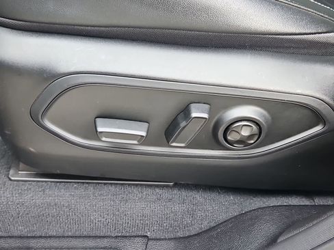 Used 2023 Jeep Grand Cherokee Limited image 18