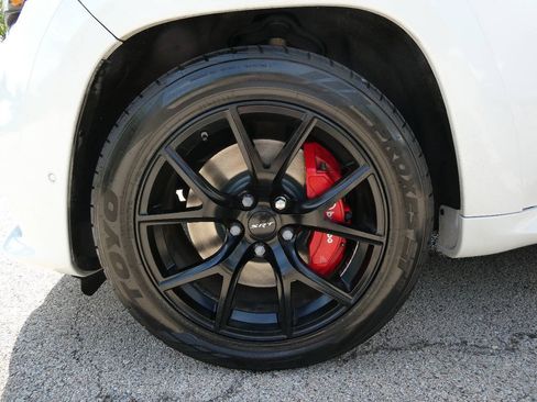 Used 2018 Jeep Grand Cherokee SRT w/ Trailer Tow Group IV AWD/4WD image 38