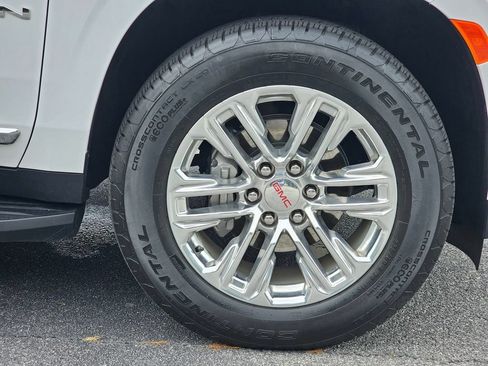 Used 2024 GMC Yukon SLT RWD image 13