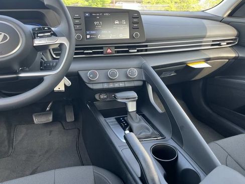 New 2026 Hyundai Elantra SE FWD image 14