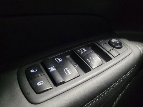 Used 2020 Jeep Grand Cherokee Altitude AWD/4WD image 27