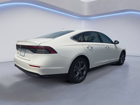 Used 2023 Honda Accord EX image 6