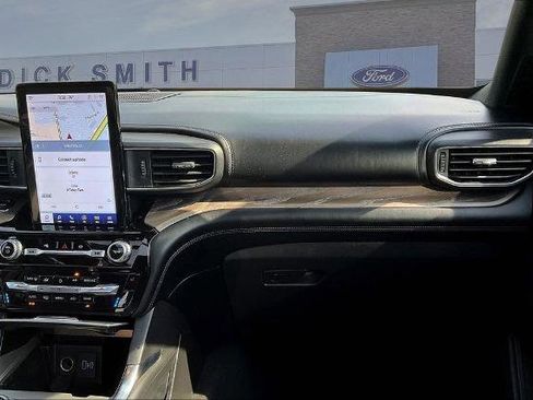 Certified 2022 Ford Explorer Platinum w/ Equipment Group 601A image 27