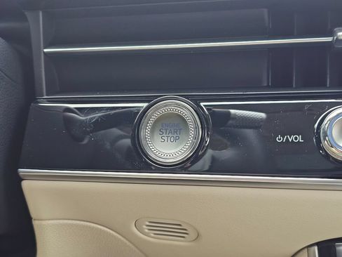 New 2026 Genesis GV70 2.5T Advanced AWD/4WD image 15