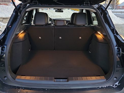 Certified 2025 Nissan Kicks SR image 29