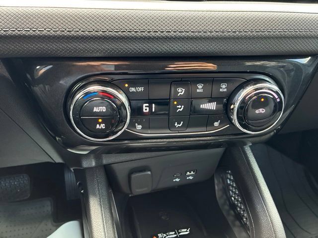Certified 2025 Chevrolet TrailBlazer LT w/ Convenience Package FWD image 25