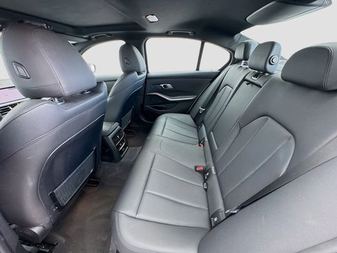 Used 2021 BMW 330i xDrive Sedan AWD/4WD image 16