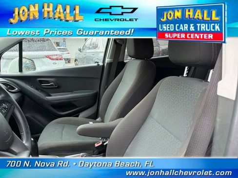 Used 2020 Chevrolet Trax LS w/ Tint and Cruise Package FWD image 9