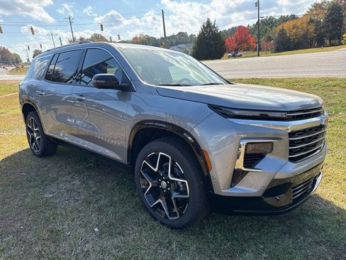 New 2026 Chevrolet Traverse High Country image 1