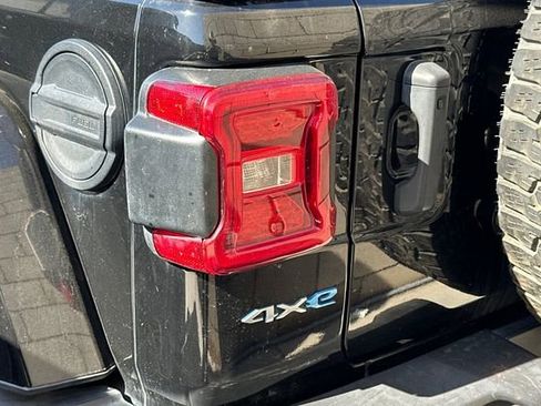 Used 2022 Jeep Wrangler Unlimited Sahara image 14