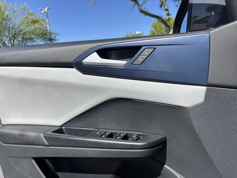 Used 2023 Volkswagen Taos SE image 19