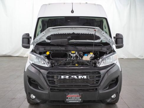 Used 2025 RAM ProMaster 2500 w/ Convenience Group FWD image 3