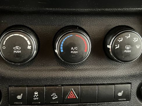 Used 2017 Jeep Wrangler Unlimited Sport w/ Quick Order Package 24S AWD/4WD image 46