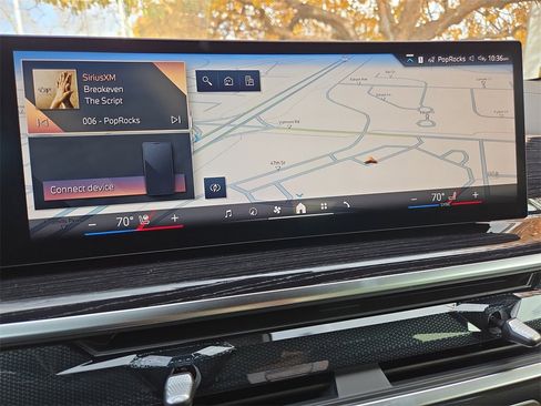 New 2026 BMW X6 xDrive40i w/ Climate Comfort Package image 21