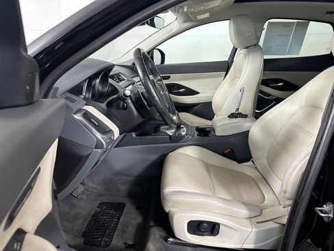 Used 2020 Jaguar E-PACE SE image 11